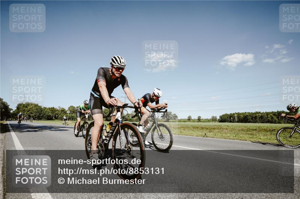 07.09.2025 - 19. Norderstedt Triathlon Michael Burmester http://msf.ph/oto/8853131 07.09.2025 14:42:18 Radfahren 411, 1000, 1491 meine-sportfotos.de