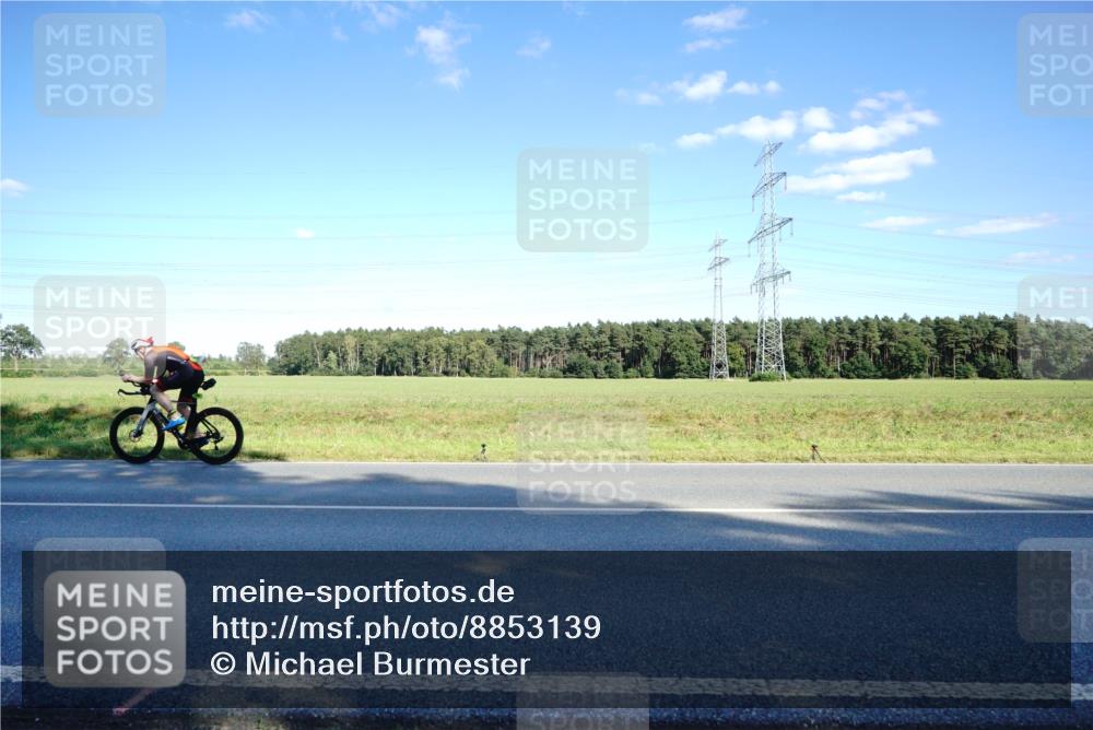 07.09.2025 - 19. Norderstedt Triathlon Michael Burmester http://msf.ph/oto/8853139 07.09.2025 15:59:17 Radfahren 402, 548, 875, 912, 1532 meine-sportfotos.de