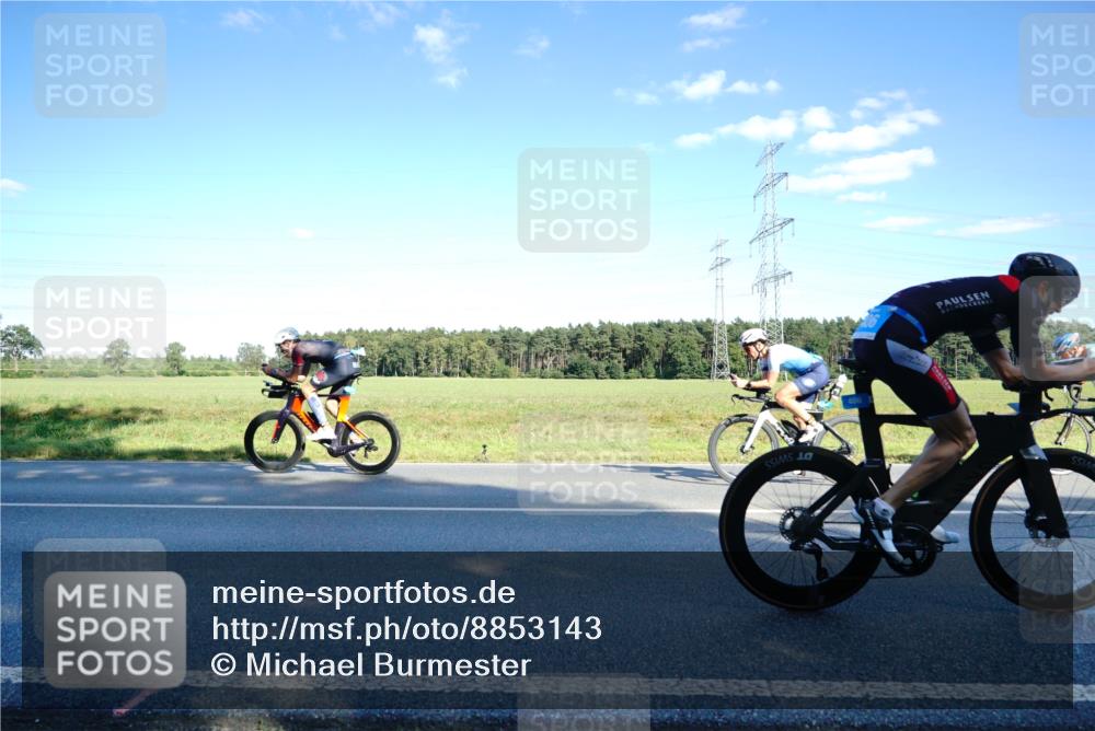 07.09.2025 - 19. Norderstedt Triathlon Michael Burmester http://msf.ph/oto/8853143 07.09.2025 15:59:20 Radfahren 402, 406, 504, 548, 875, 1532 meine-sportfotos.de