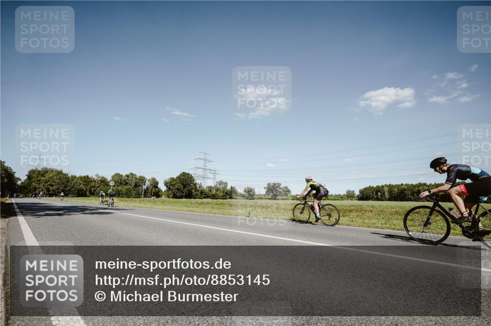 07.09.2025 - 19. Norderstedt Triathlon Michael Burmester http://msf.ph/oto/8853145 07.09.2025 14:42:21 Radfahren 1491 meine-sportfotos.de
