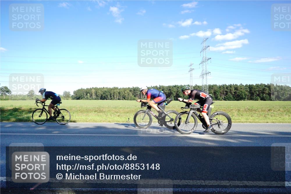 07.09.2025 - 19. Norderstedt Triathlon Michael Burmester http://msf.ph/oto/8853148 07.09.2025 15:59:21 Radfahren 402, 406, 504, 548 meine-sportfotos.de