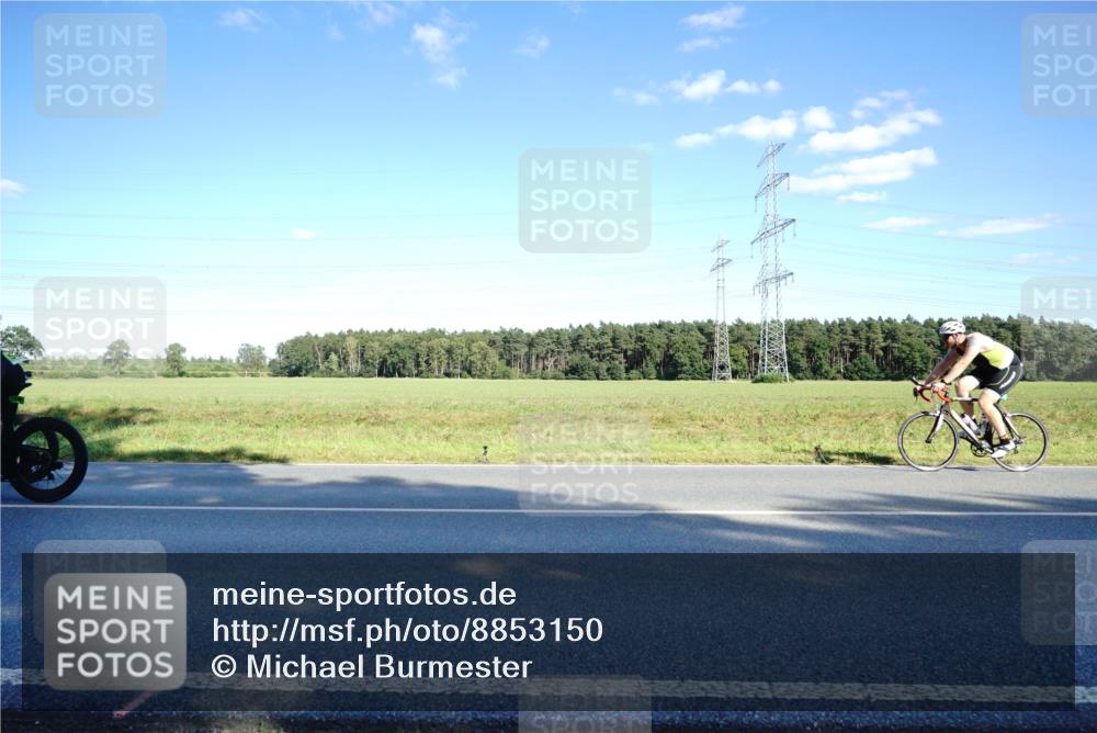 07.09.2025 - 19. Norderstedt Triathlon Michael Burmester http://msf.ph/oto/8853150 07.09.2025 15:59:21 Radfahren 402, 406, 504, 548 meine-sportfotos.de