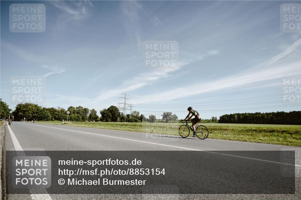 07.09.2025 - 19. Norderstedt Triathlon Michael Burmester http://msf.ph/oto/8853154 07.09.2025 11:45:09 Radfahren 1217 meine-sportfotos.de