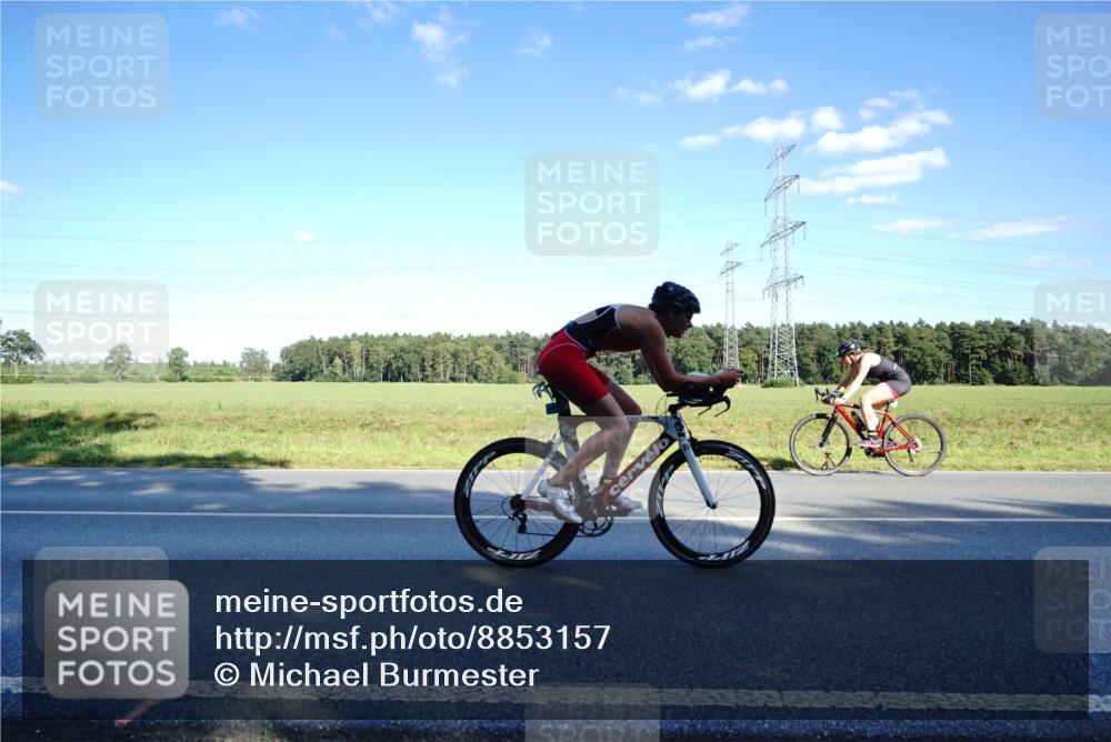 07.09.2025 - 19. Norderstedt Triathlon Michael Burmester http://msf.ph/oto/8853157 07.09.2025 15:59:26 Radfahren 1531, 1533, 1558 meine-sportfotos.de