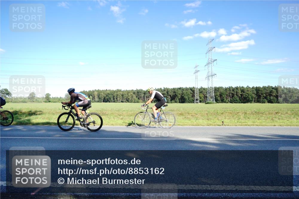 07.09.2025 - 19. Norderstedt Triathlon Michael Burmester http://msf.ph/oto/8853162 07.09.2025 15:59:27 Radfahren 1045, 1531, 1533, 1558 meine-sportfotos.de