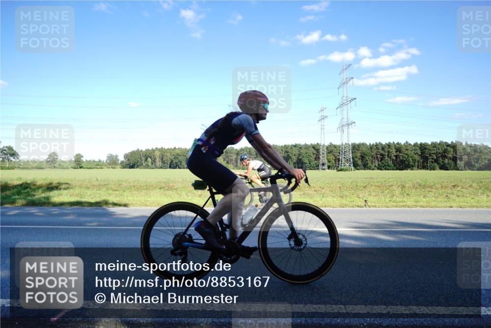 07.09.2025 - 19. Norderstedt Triathlon Michael Burmester http://msf.ph/oto/8853167 07.09.2025 15:59:29 Radfahren 498, 510, 537, 1045, 1531, 1533, 1558 meine-sportfotos.de