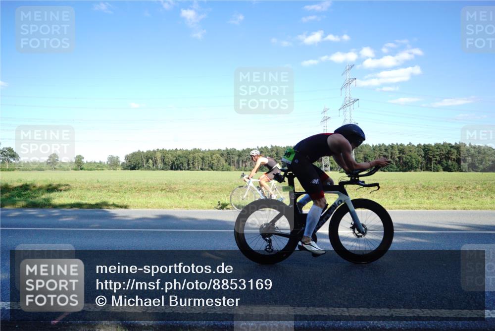 07.09.2025 - 19. Norderstedt Triathlon Michael Burmester http://msf.ph/oto/8853169 07.09.2025 15:59:30 Radfahren 403, 498, 510, 537, 1045, 1531, 1533, 1558 meine-sportfotos.de