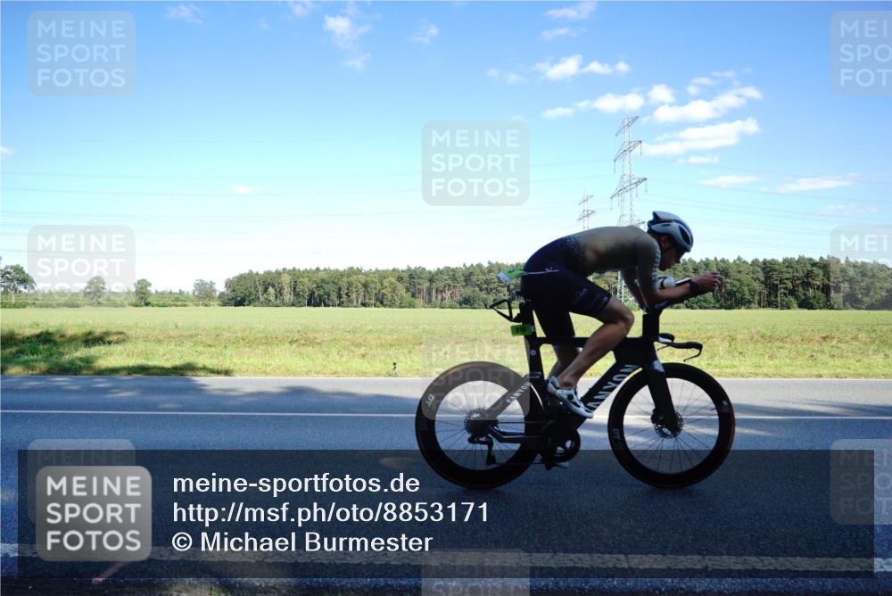 07.09.2025 - 19. Norderstedt Triathlon Michael Burmester http://msf.ph/oto/8853171 07.09.2025 15:59:31 Radfahren 403, 498, 510, 537, 1045, 1558 meine-sportfotos.de