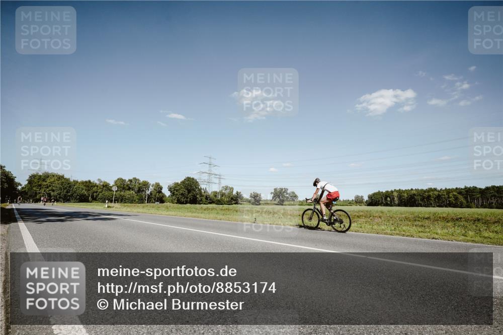 07.09.2025 - 19. Norderstedt Triathlon Michael Burmester http://msf.ph/oto/8853174 07.09.2025 14:42:44 Radfahren  meine-sportfotos.de