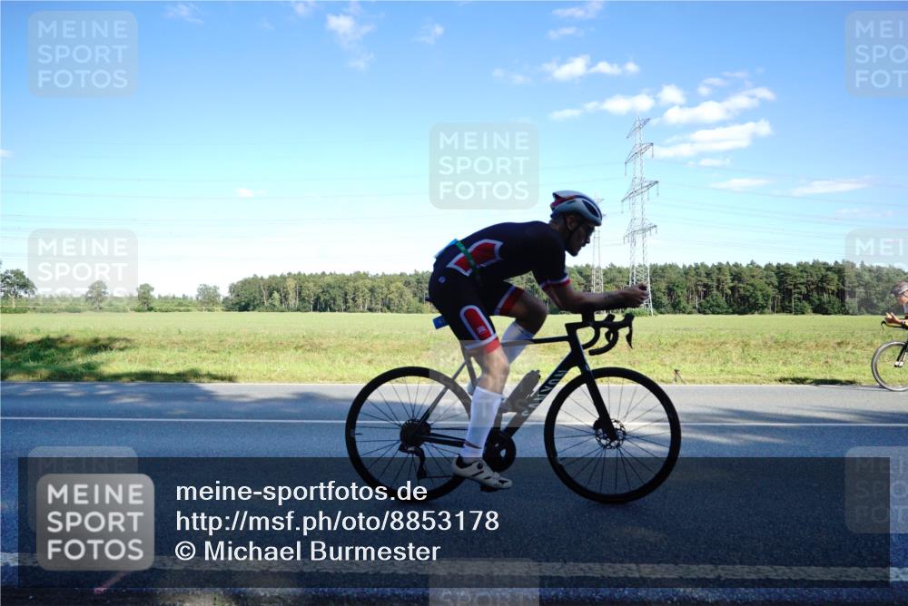 07.09.2025 - 19. Norderstedt Triathlon Michael Burmester http://msf.ph/oto/8853178 07.09.2025 15:59:35 Radfahren 403, 414, 508, 510, 537, 1419 meine-sportfotos.de