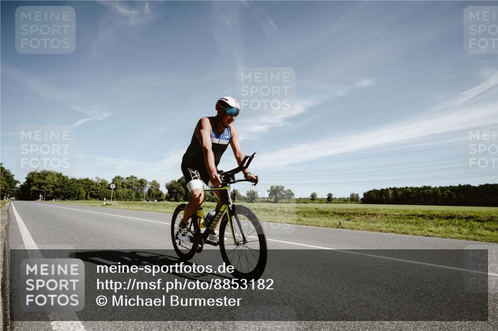 07.09.2025 - 19. Norderstedt Triathlon Michael Burmester http://msf.ph/oto/8853182 07.09.2025 11:45:44 Radfahren 710 meine-sportfotos.de