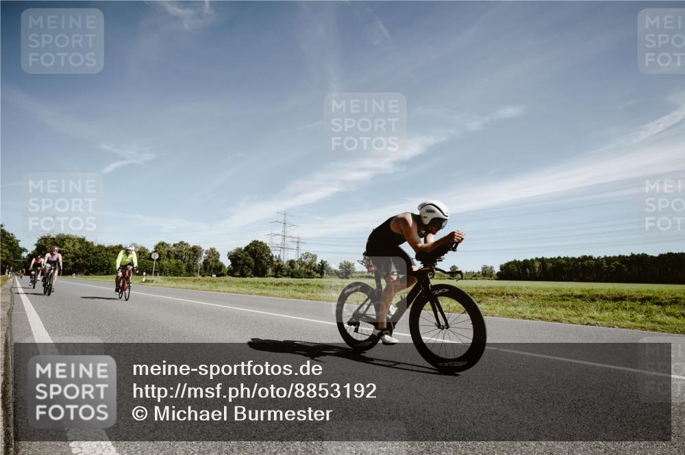 07.09.2025 - 19. Norderstedt Triathlon Michael Burmester http://msf.ph/oto/8853192 07.09.2025 11:45:58 Radfahren 162, 163, 170, 1383 meine-sportfotos.de