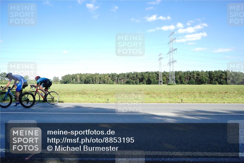 07.09.2025 - 19. Norderstedt Triathlon Michael Burmester http://msf.ph/oto/8853195 07.09.2025 15:59:40 Radfahren 412, 1106, 1419 meine-sportfotos.de
