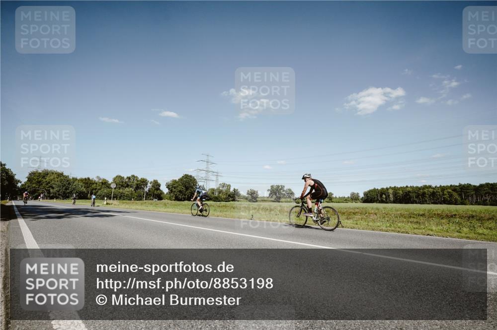 07.09.2025 - 19. Norderstedt Triathlon Michael Burmester http://msf.ph/oto/8853198 07.09.2025 14:42:58 Radfahren 1457 meine-sportfotos.de