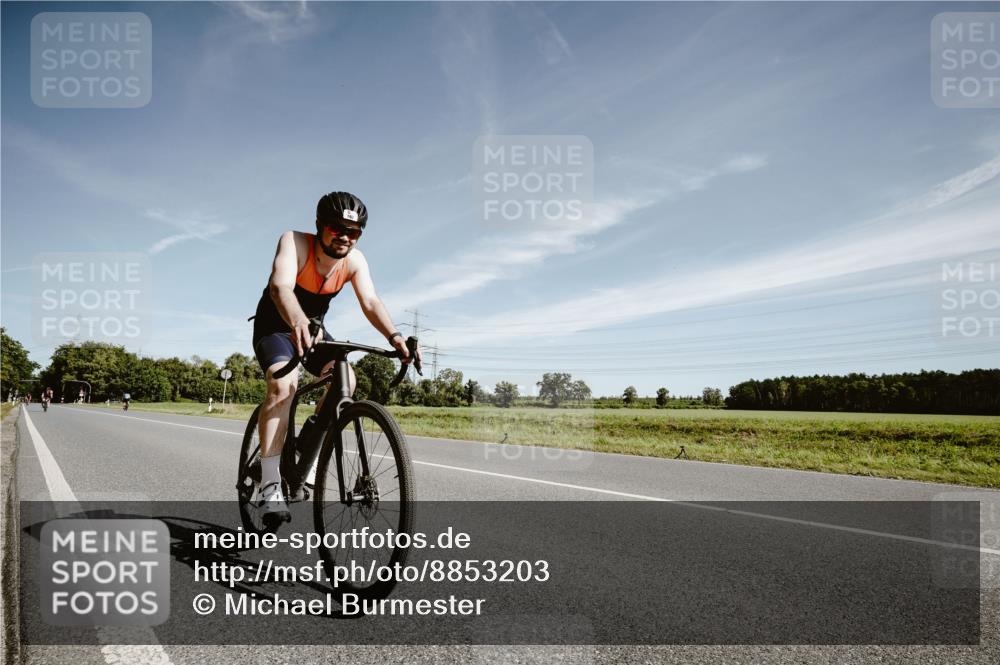 07.09.2025 - 19. Norderstedt Triathlon Michael Burmester http://msf.ph/oto/8853203 07.09.2025 11:46:01 Radfahren 162, 163, 170, 1383 meine-sportfotos.de