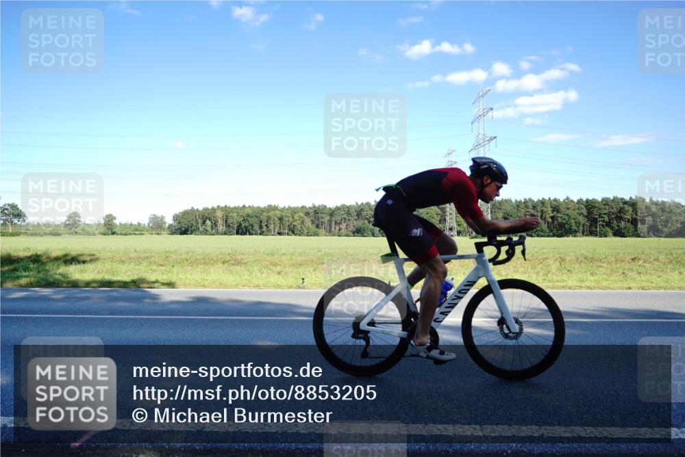 07.09.2025 - 19. Norderstedt Triathlon Michael Burmester http://msf.ph/oto/8853205 07.09.2025 15:59:51 Radfahren 506, 513, 541, 1473, 1544, 1552, 1572, 1594 meine-sportfotos.de