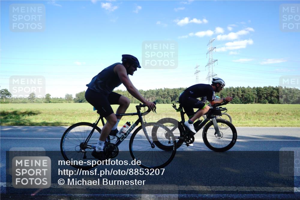 07.09.2025 - 19. Norderstedt Triathlon Michael Burmester http://msf.ph/oto/8853207 07.09.2025 15:59:52 Radfahren 506, 513, 541, 1473, 1544, 1552, 1572, 1594 meine-sportfotos.de