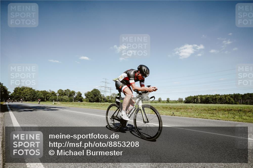 07.09.2025 - 19. Norderstedt Triathlon Michael Burmester http://msf.ph/oto/8853208 07.09.2025 14:43:09 Radfahren 986 meine-sportfotos.de