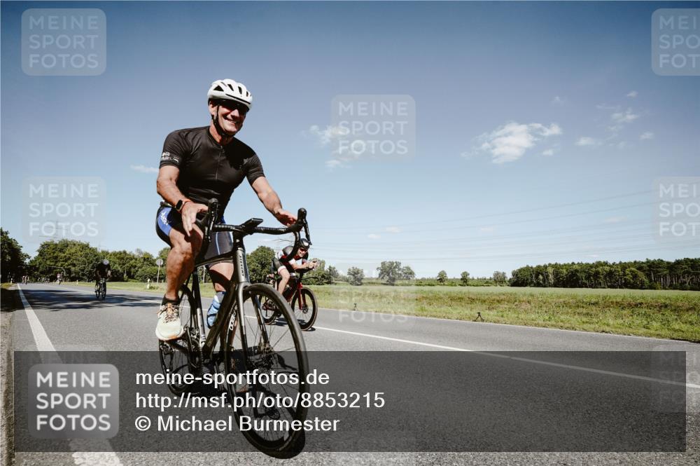 07.09.2025 - 19. Norderstedt Triathlon Michael Burmester http://msf.ph/oto/8853215 07.09.2025 14:43:15 Radfahren 400, 983, 1025 meine-sportfotos.de