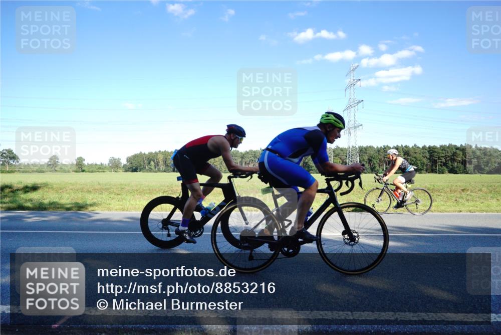 07.09.2025 - 19. Norderstedt Triathlon Michael Burmester http://msf.ph/oto/8853216 07.09.2025 15:59:56 Radfahren 506, 513, 541, 1405, 1473, 1544, 1568, 1594 meine-sportfotos.de