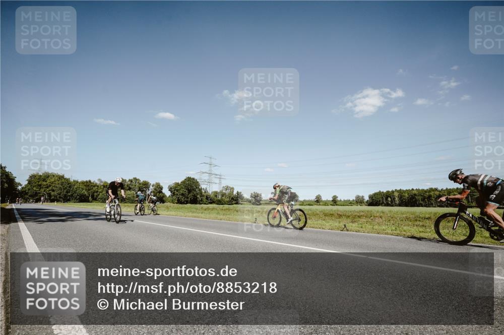 07.09.2025 - 19. Norderstedt Triathlon Michael Burmester http://msf.ph/oto/8853218 07.09.2025 14:43:15 Radfahren 400, 983, 1025 meine-sportfotos.de