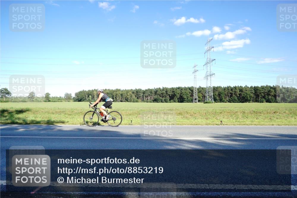 07.09.2025 - 19. Norderstedt Triathlon Michael Burmester http://msf.ph/oto/8853219 07.09.2025 15:59:56 Radfahren 506, 513, 541, 1405, 1473, 1544, 1568, 1594 meine-sportfotos.de