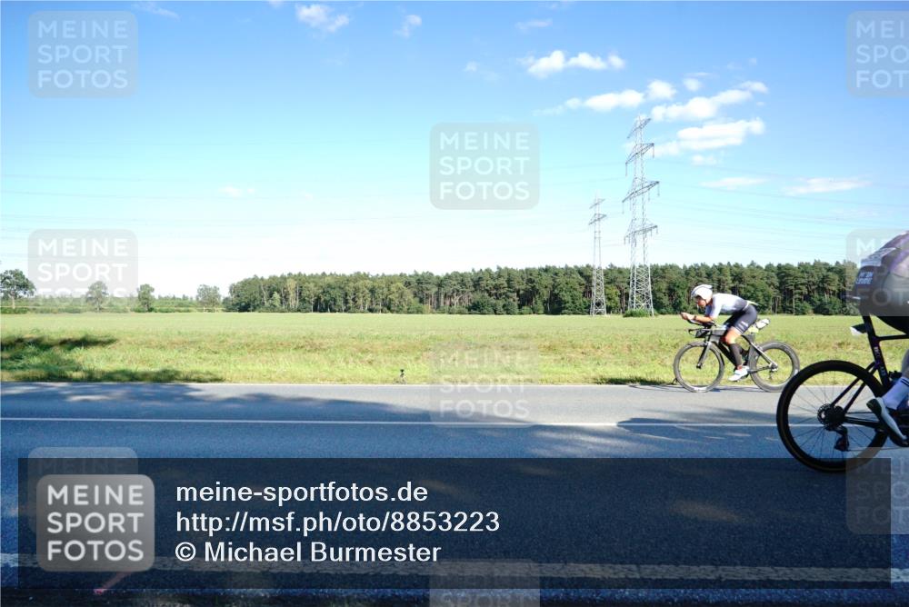 07.09.2025 - 19. Norderstedt Triathlon Michael Burmester http://msf.ph/oto/8853223 07.09.2025 16:00:00 Radfahren 381, 938, 1070 meine-sportfotos.de