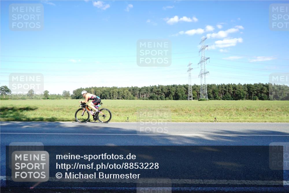 07.09.2025 - 19. Norderstedt Triathlon Michael Burmester http://msf.ph/oto/8853228 07.09.2025 16:00:04 Radfahren 381, 938, 1070 meine-sportfotos.de