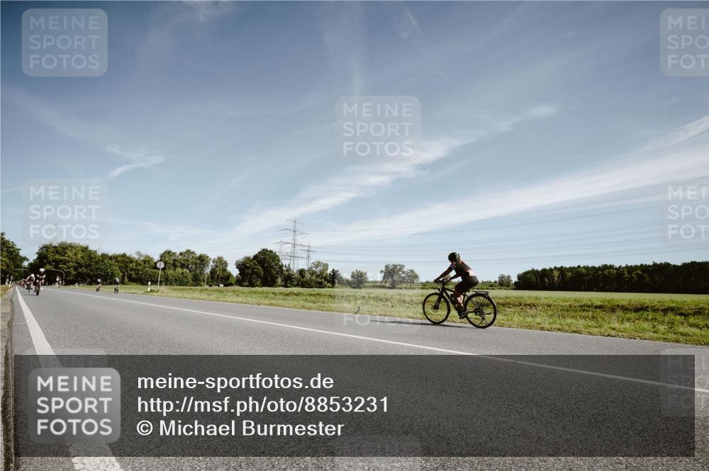 07.09.2025 - 19. Norderstedt Triathlon Michael Burmester http://msf.ph/oto/8853231 07.09.2025 11:46:27 Radfahren 237 meine-sportfotos.de