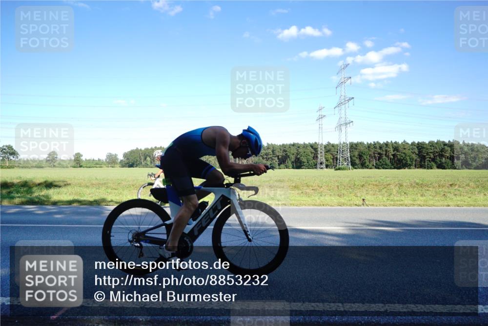 07.09.2025 - 19. Norderstedt Triathlon Michael Burmester http://msf.ph/oto/8853232 07.09.2025 16:00:11 Radfahren 1526, 1626, 1629 meine-sportfotos.de