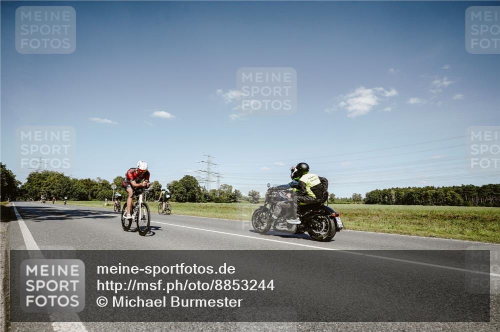 07.09.2025 - 19. Norderstedt Triathlon Michael Burmester http://msf.ph/oto/8853244 07.09.2025 14:43:24 Radfahren 960, 995 meine-sportfotos.de