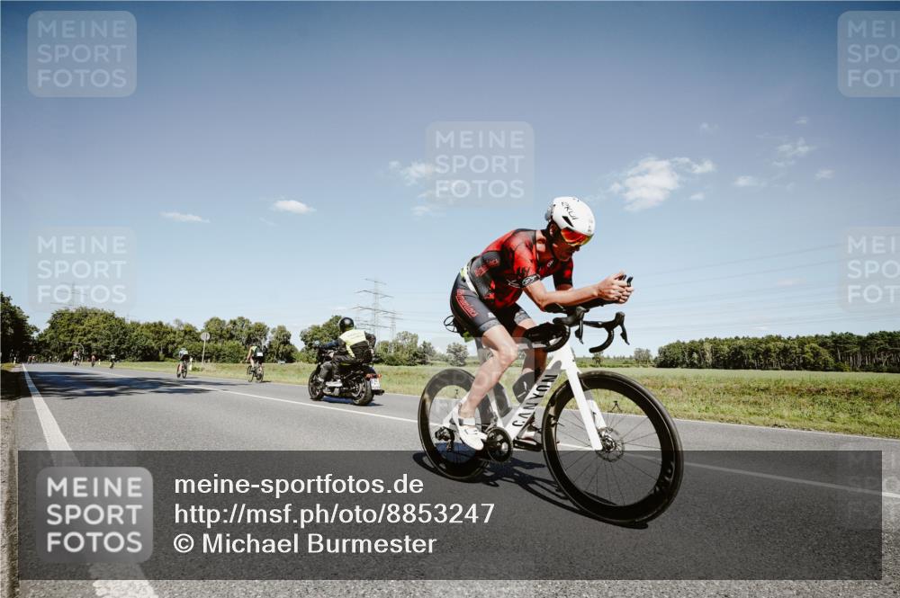 07.09.2025 - 19. Norderstedt Triathlon Michael Burmester http://msf.ph/oto/8853247 07.09.2025 14:43:24 Radfahren 960, 995 meine-sportfotos.de