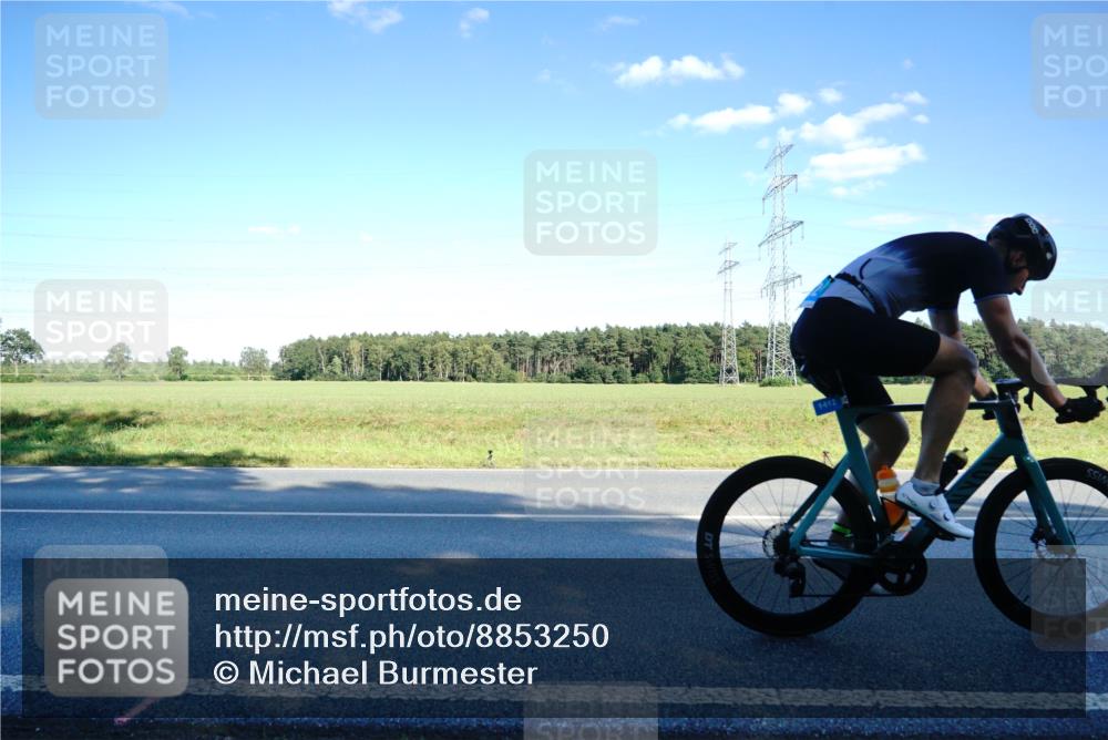 07.09.2025 - 19. Norderstedt Triathlon Michael Burmester http://msf.ph/oto/8853250 07.09.2025 16:00:22 Radfahren 516, 1082, 1412 meine-sportfotos.de