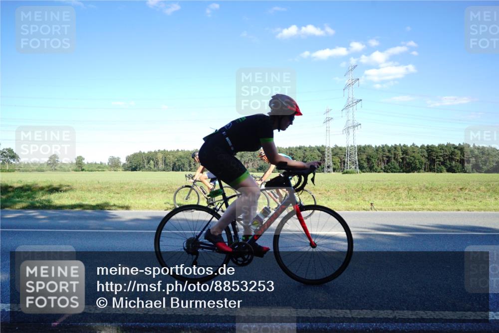 07.09.2025 - 19. Norderstedt Triathlon Michael Burmester http://msf.ph/oto/8853253 07.09.2025 16:00:24 Radfahren 405, 516, 1082, 1412 meine-sportfotos.de