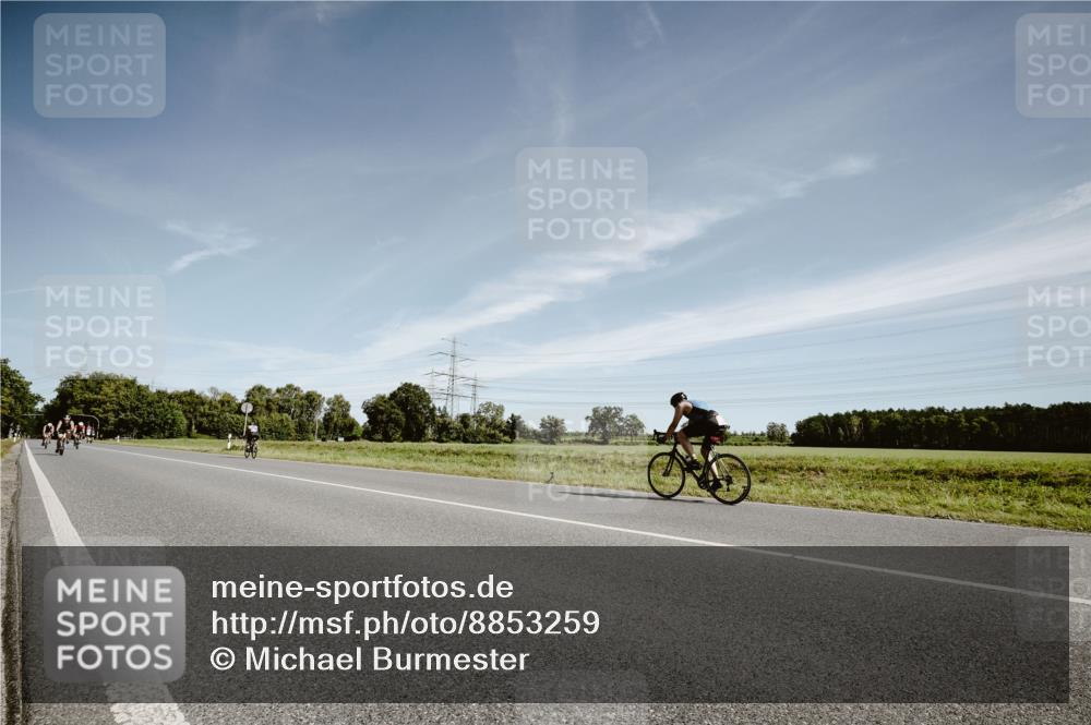 07.09.2025 - 19. Norderstedt Triathlon Michael Burmester http://msf.ph/oto/8853259 07.09.2025 11:46:47 Radfahren 1258 meine-sportfotos.de