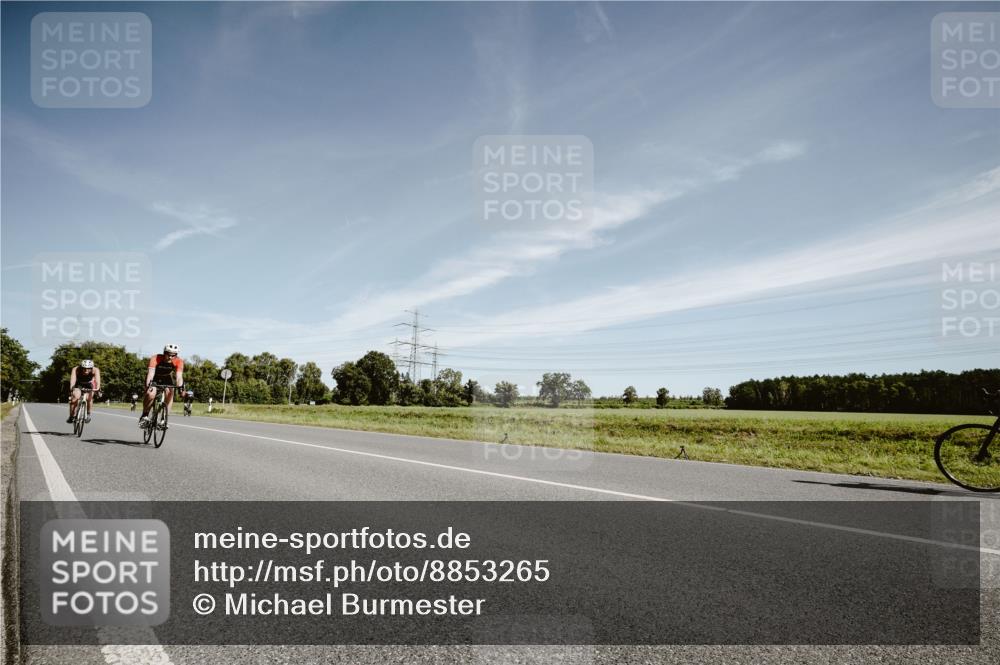 07.09.2025 - 19. Norderstedt Triathlon Michael Burmester http://msf.ph/oto/8853265 07.09.2025 11:46:50 Radfahren 736, 1258, 1333 meine-sportfotos.de