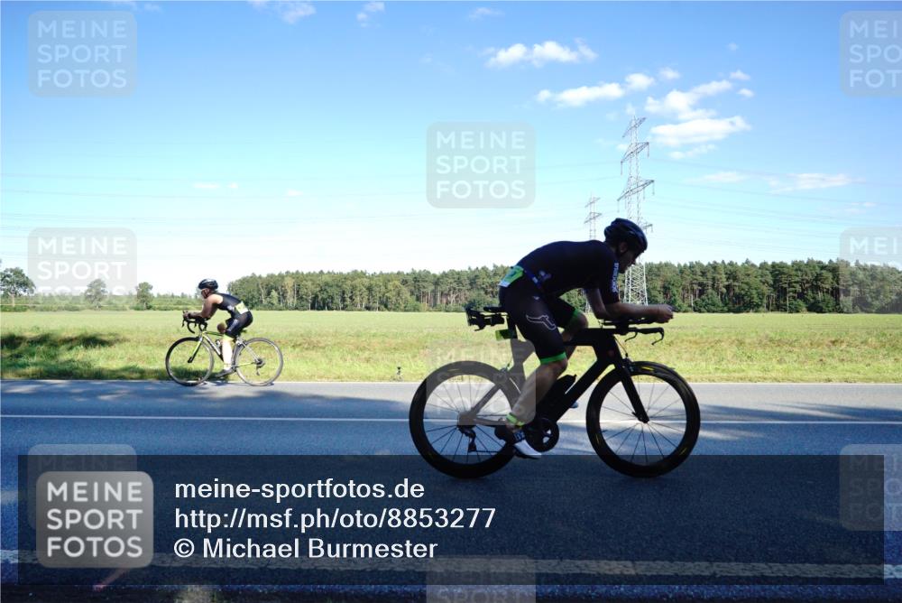 07.09.2025 - 19. Norderstedt Triathlon Michael Burmester http://msf.ph/oto/8853277 07.09.2025 16:00:36 Radfahren 528, 539, 1522, 1613 meine-sportfotos.de