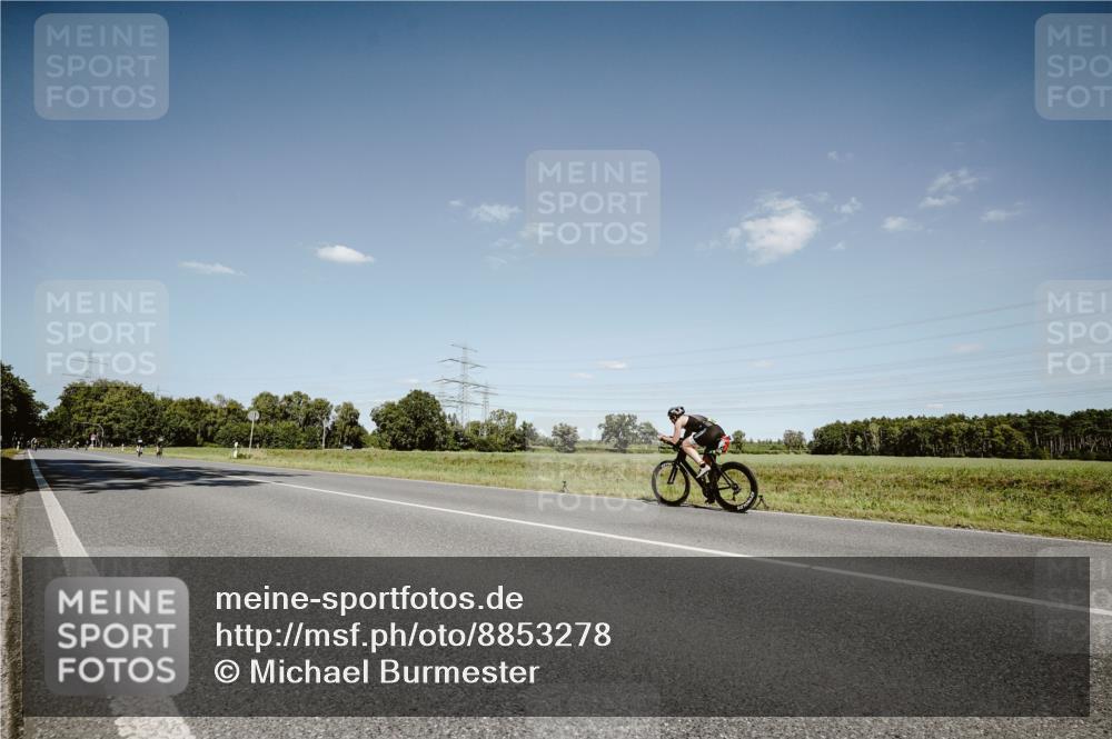 07.09.2025 - 19. Norderstedt Triathlon Michael Burmester http://msf.ph/oto/8853278 07.09.2025 14:43:49 Radfahren 408, 1505 meine-sportfotos.de