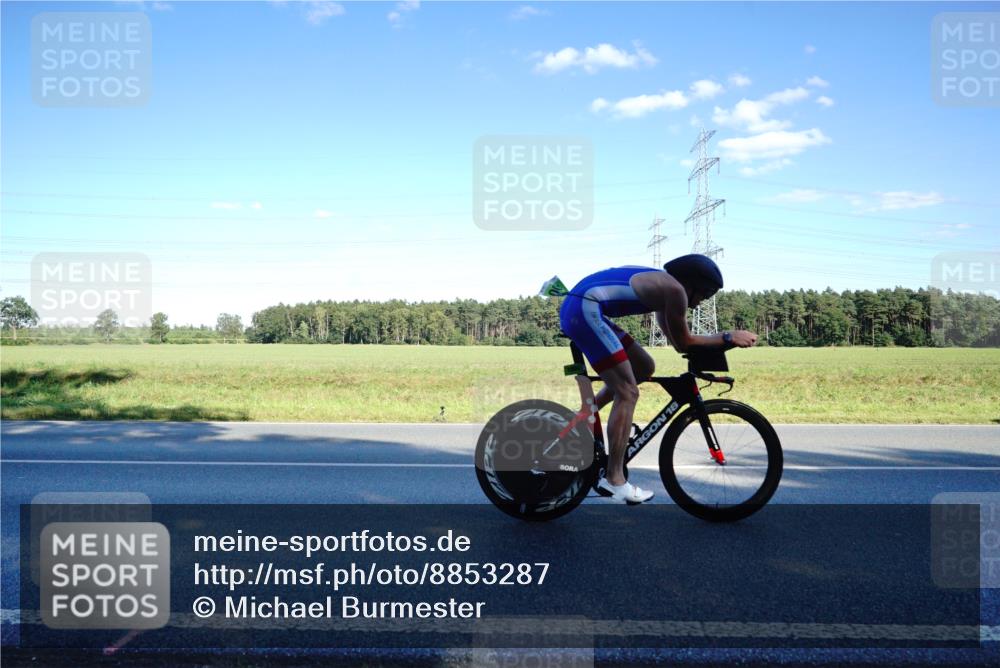 07.09.2025 - 19. Norderstedt Triathlon Michael Burmester http://msf.ph/oto/8853287 07.09.2025 16:00:41 Radfahren 527, 528, 868, 1600 meine-sportfotos.de