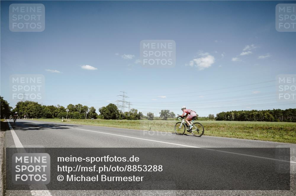 07.09.2025 - 19. Norderstedt Triathlon Michael Burmester http://msf.ph/oto/8853288 07.09.2025 14:44:02 Radfahren 395, 1447 meine-sportfotos.de