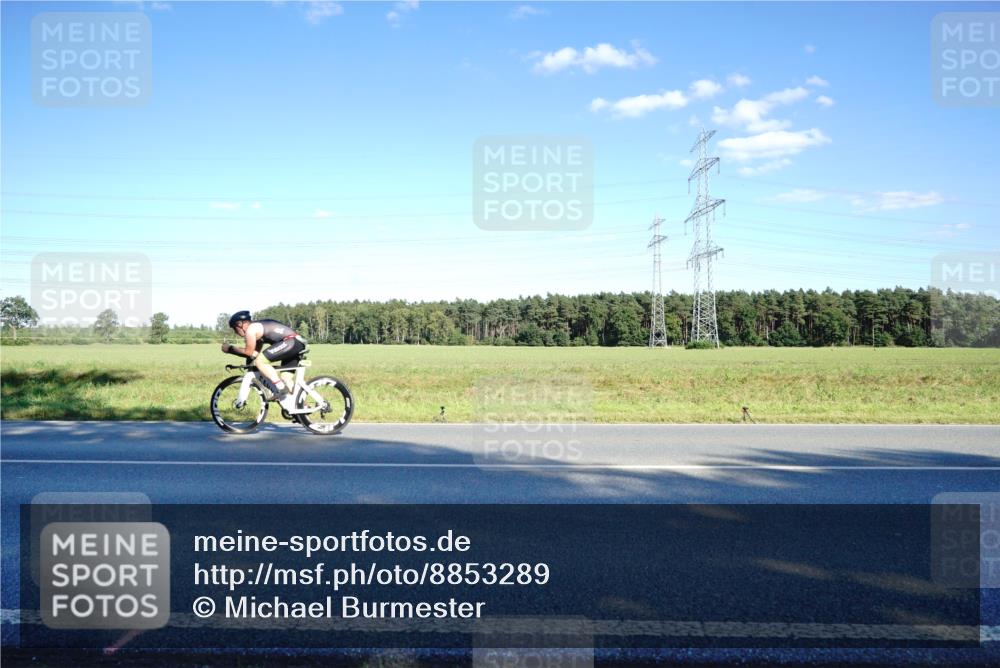 07.09.2025 - 19. Norderstedt Triathlon Michael Burmester http://msf.ph/oto/8853289 07.09.2025 16:00:42 Radfahren 527, 868, 1600 meine-sportfotos.de