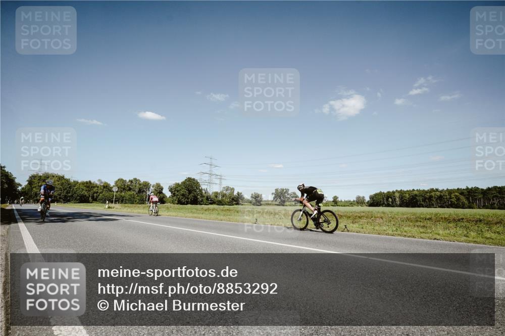 07.09.2025 - 19. Norderstedt Triathlon Michael Burmester http://msf.ph/oto/8853292 07.09.2025 14:44:03 Radfahren 395, 1447 meine-sportfotos.de