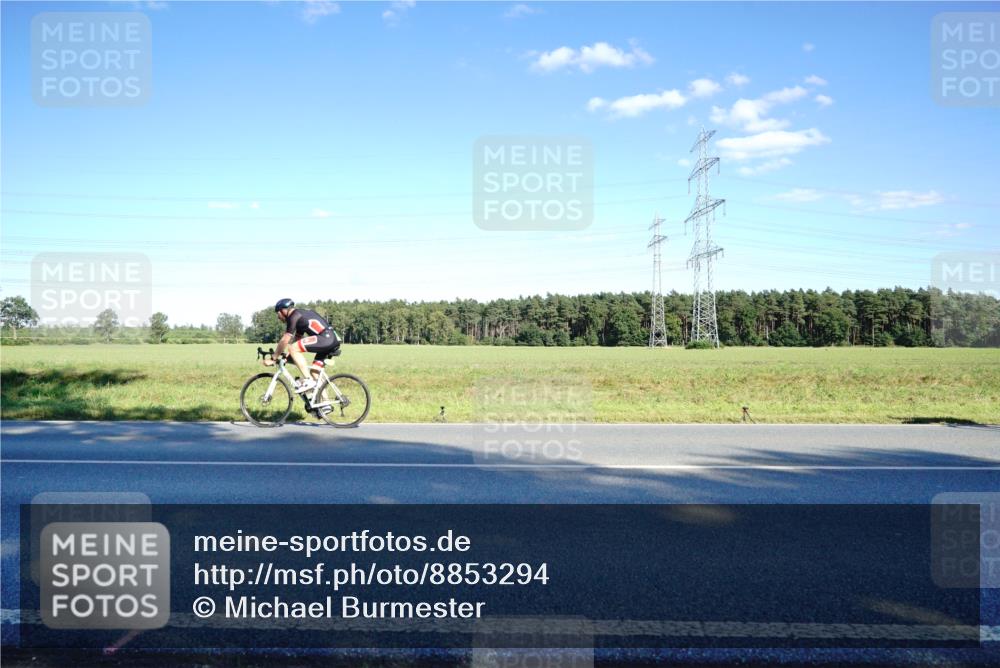 07.09.2025 - 19. Norderstedt Triathlon Michael Burmester http://msf.ph/oto/8853294 07.09.2025 16:00:45 Radfahren 384, 1600 meine-sportfotos.de