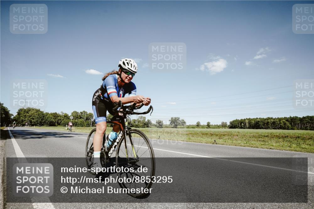 07.09.2025 - 19. Norderstedt Triathlon Michael Burmester http://msf.ph/oto/8853295 07.09.2025 14:44:04 Radfahren 1447 meine-sportfotos.de