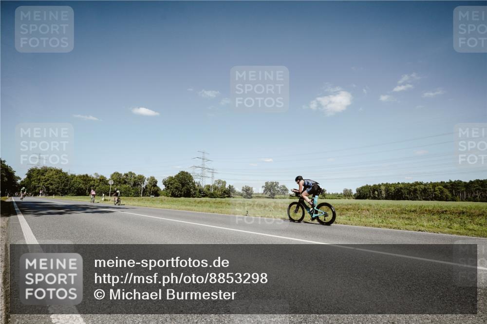 07.09.2025 - 19. Norderstedt Triathlon Michael Burmester http://msf.ph/oto/8853298 07.09.2025 14:44:05 Radfahren 1447 meine-sportfotos.de