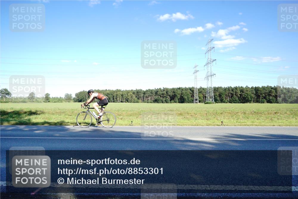 07.09.2025 - 19. Norderstedt Triathlon Michael Burmester http://msf.ph/oto/8853301 07.09.2025 16:00:48 Radfahren 384, 882 meine-sportfotos.de