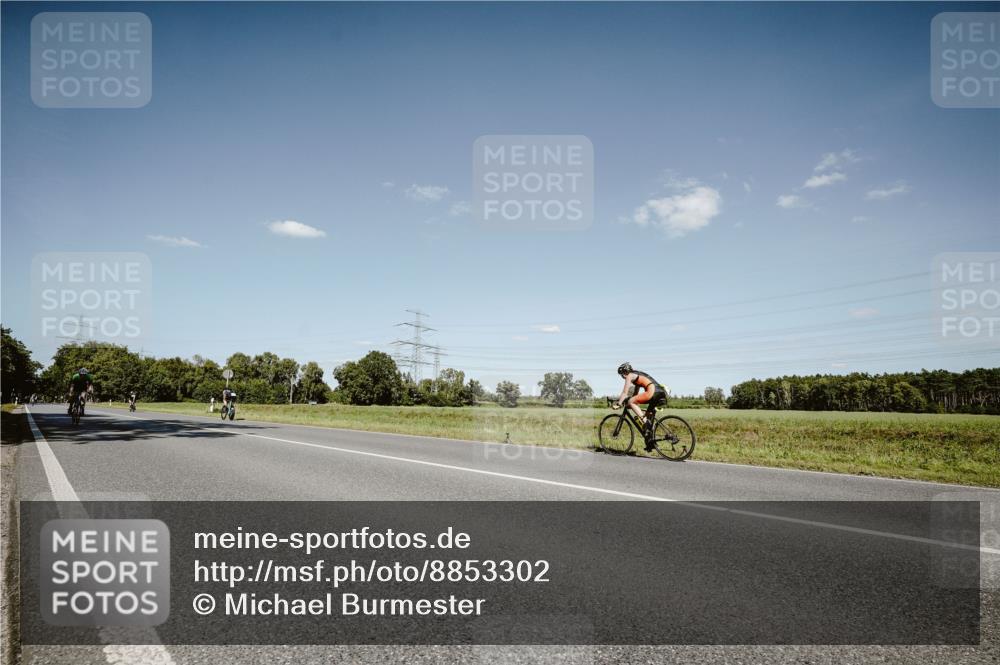 07.09.2025 - 19. Norderstedt Triathlon Michael Burmester http://msf.ph/oto/8853302 07.09.2025 14:44:08 Radfahren 1494 meine-sportfotos.de