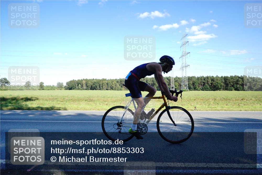 07.09.2025 - 19. Norderstedt Triathlon Michael Burmester http://msf.ph/oto/8853303 07.09.2025 16:00:50 Radfahren 384, 882 meine-sportfotos.de