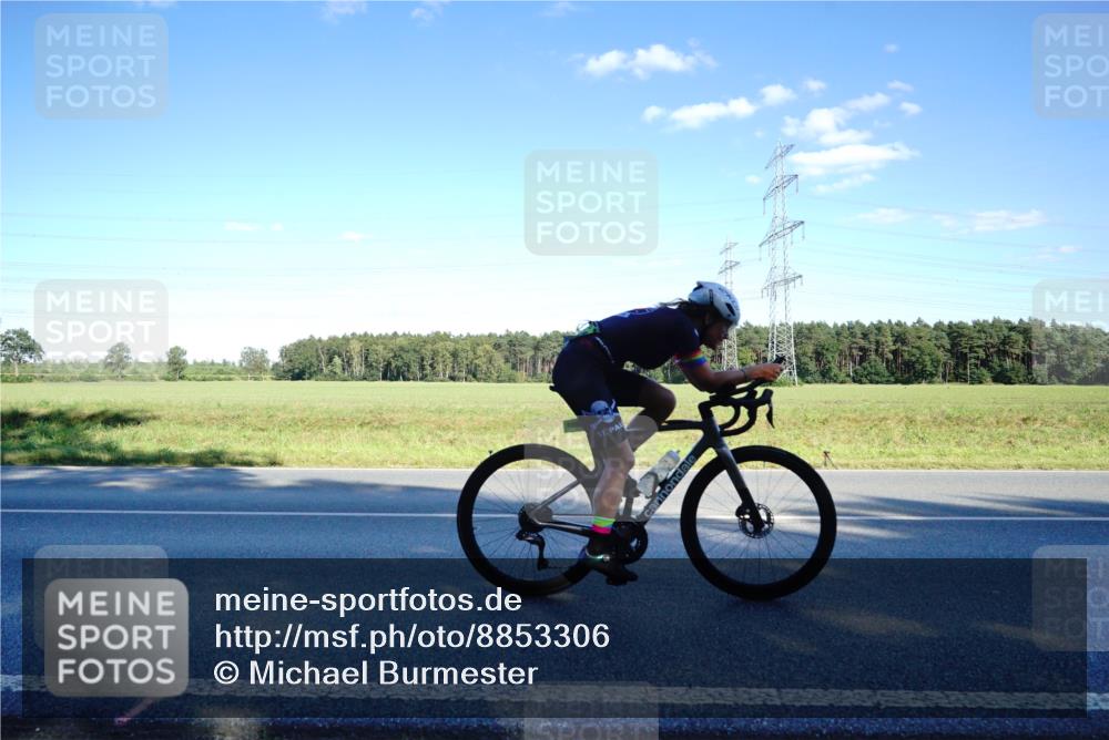 07.09.2025 - 19. Norderstedt Triathlon Michael Burmester http://msf.ph/oto/8853306 07.09.2025 16:00:53 Radfahren 416, 882, 1054 meine-sportfotos.de