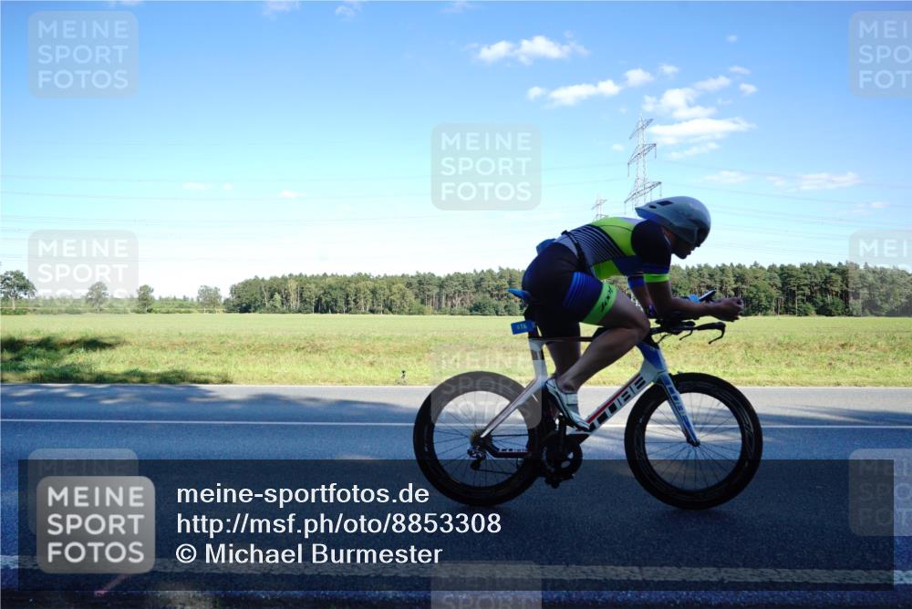 07.09.2025 - 19. Norderstedt Triathlon Michael Burmester http://msf.ph/oto/8853308 07.09.2025 16:00:55 Radfahren 416, 1054 meine-sportfotos.de
